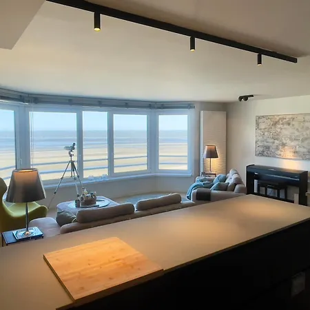 Heaven On 7 Apartment