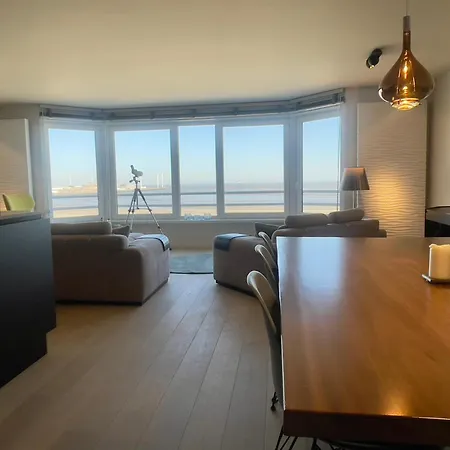 Heaven On 7 Apartment